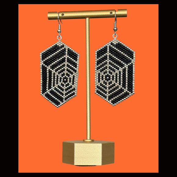Hand crafted spider web cob web drop earrings Halloween accessory - Picture 1 of 6